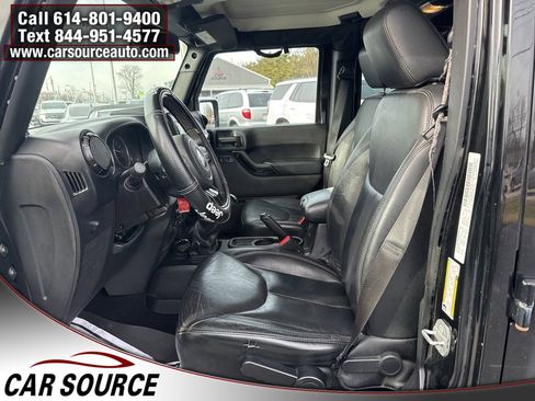 Used 2014 Jeep Wrangler Unlimited Sahara image 10