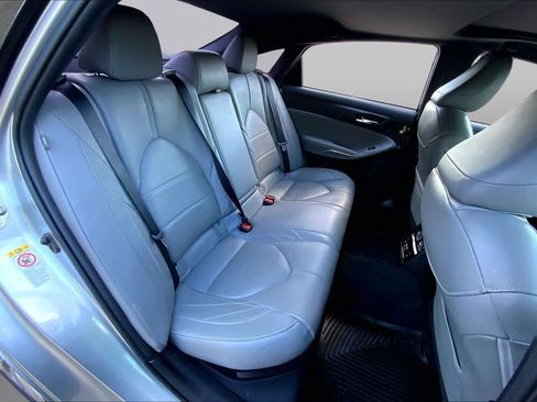 Used 2019 Toyota Avalon Limited FWD image 19