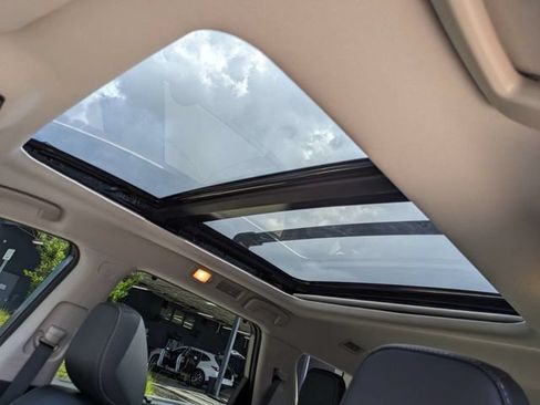 Certified 2026 Nissan Pathfinder SL w/ SL Premium Package FWD image 22