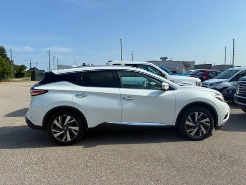 Used 2016 Nissan Murano Platinum w/ Platinum Technology Package FWD image 2