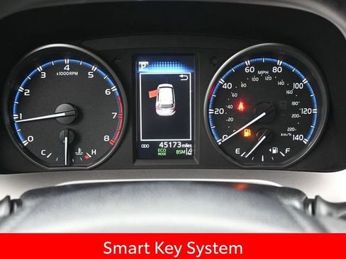Used 2018 Toyota RAV4 XLE AWD/4WD image 12