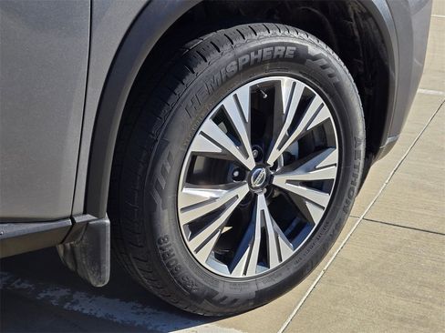 Used 2021 Nissan Rogue SV image 19