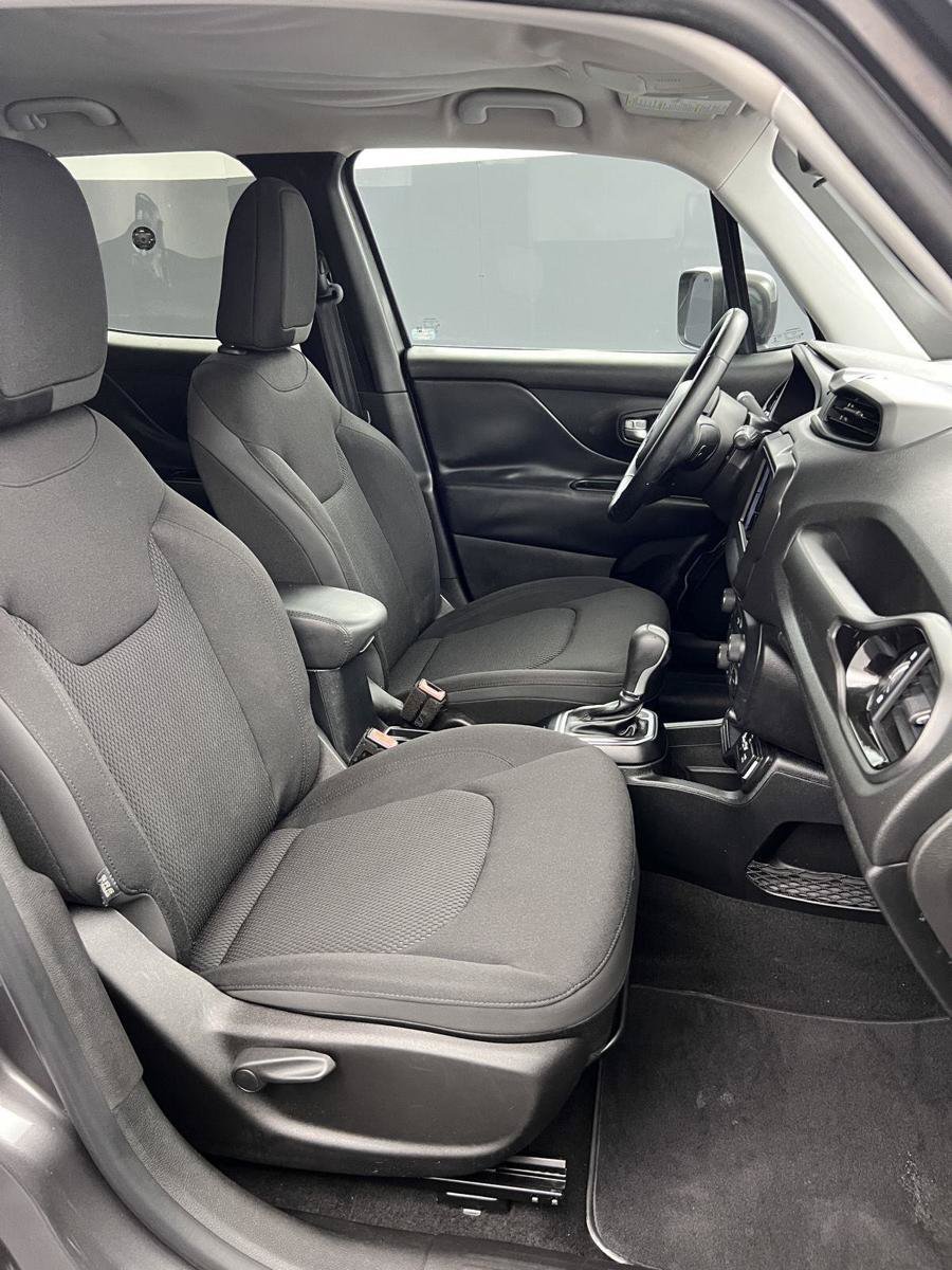Used 2019 Jeep Renegade Altitude w/ Quick Order Package 2XM FWD image 24