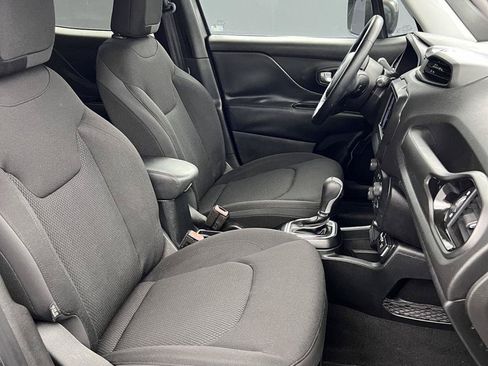 Used 2019 Jeep Renegade Altitude w/ Quick Order Package 2XM FWD image 24
