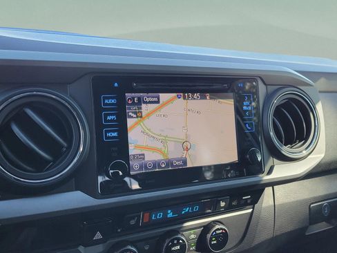 Used 2017 Toyota Tacoma SR5 image 13