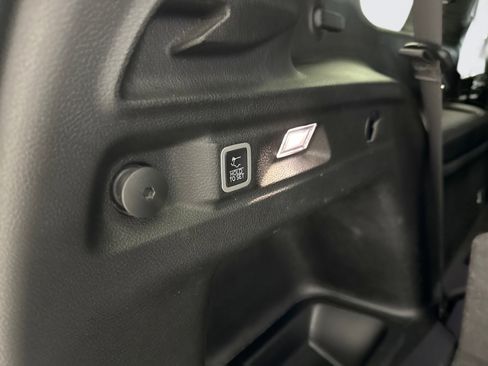 Used 2022 Jeep Grand Cherokee L Laredo AWD/4WD image 24
