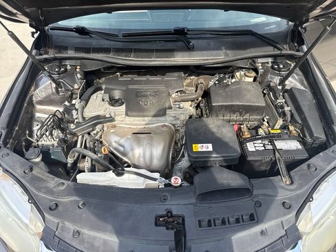 Used 2017 Toyota Camry XLE w/ Moonroof Package FWD image 35