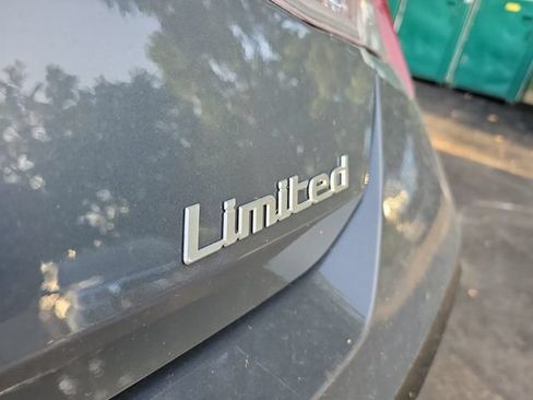 Used 2024 Hyundai Elantra Limited FWD image 36