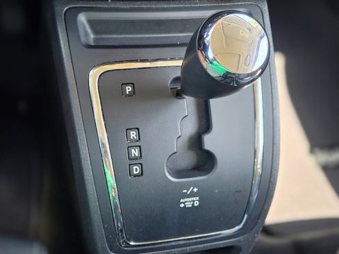 Used 2015 Jeep Patriot High Altitude AWD/4WD image 13