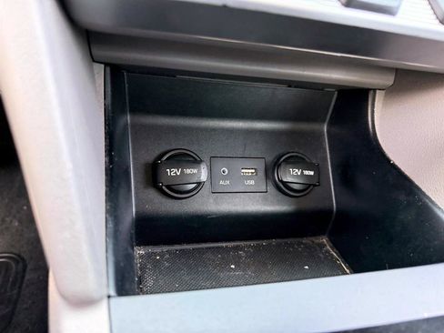 Used 2020 Hyundai Elantra SEL FWD image 16