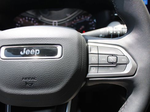 Certified 2025 Jeep Compass Limited AWD/4WD image 15