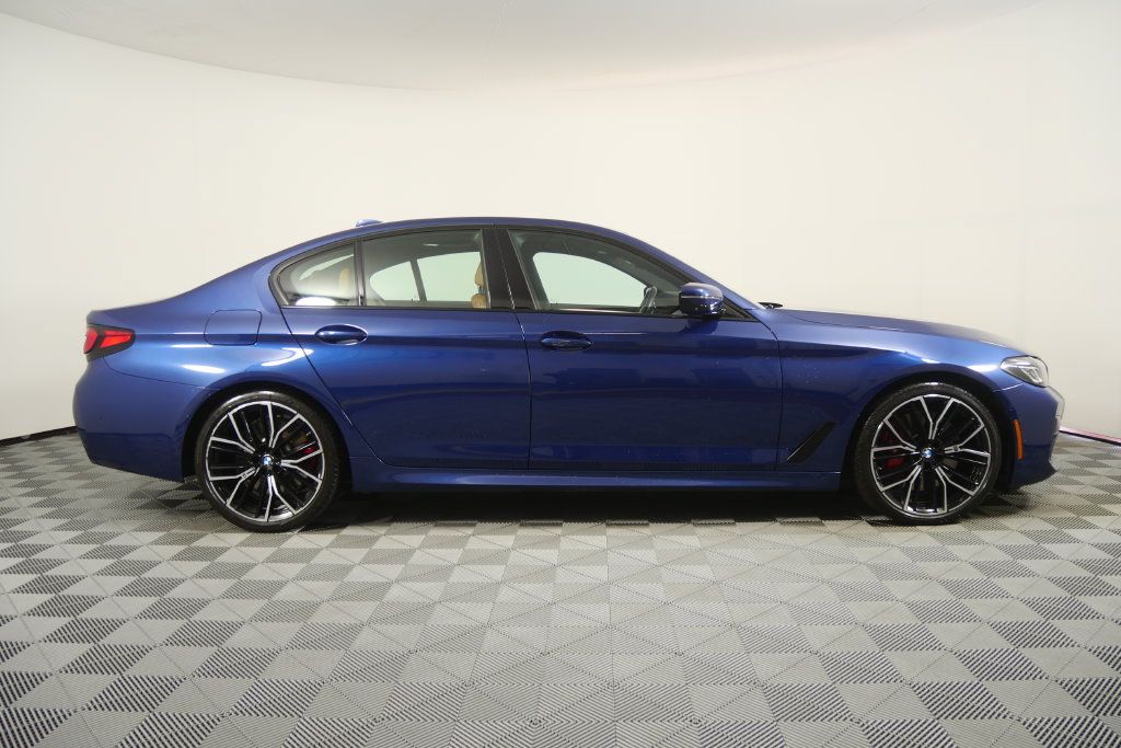 Used 2021 BMW 540i w/ M Sport Package RWD image 3