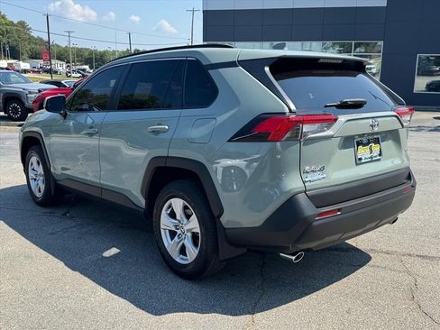 Used 2020 Toyota RAV4 XLE w/ Convenience Package FWD image 5