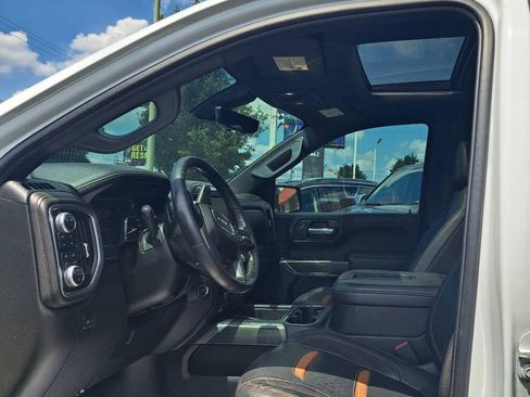 Used 2021 GMC Sierra 1500 AT4 w/ AT4 Premium Package AWD/4WD image 3