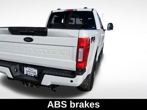 Used 2022 Ford F250 Lariat w/ Black Appearance Package image 8