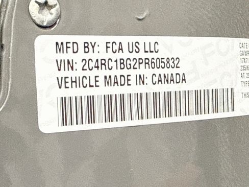 Used 2023 Chrysler Pacifica Touring-L FWD image 40