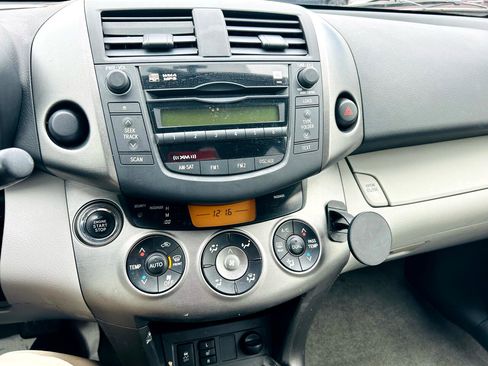 Used 2009 Toyota RAV4 Limited image 22