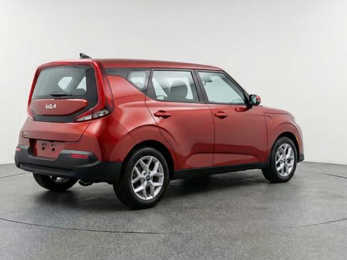 Used 2025 Kia Soul LX w/ LX Technology Package image 9