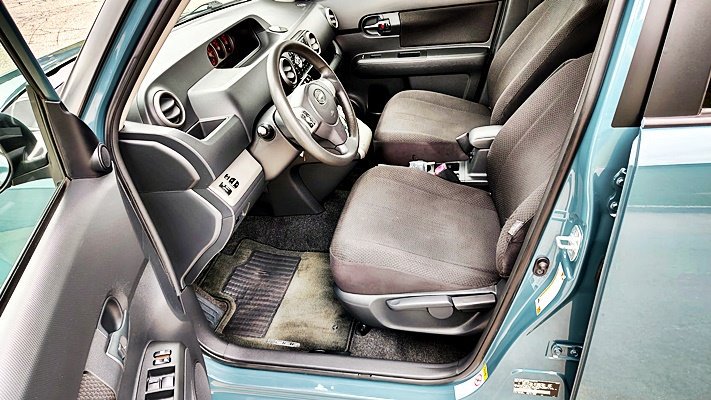 Used 2008 Scion xB FWD image 13