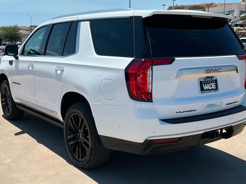 Used 2024 GMC Yukon Denali w/ Advanced Technology Package AWD/4WD image 3