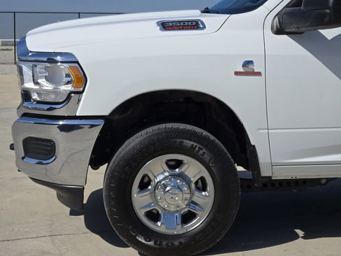 Used 2024 RAM 3500 Tradesman w/ Chrome Appearance Group image 9