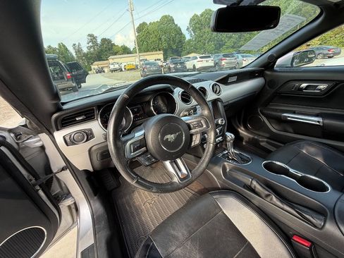 Used 2016 Ford Mustang Premium RWD image 10