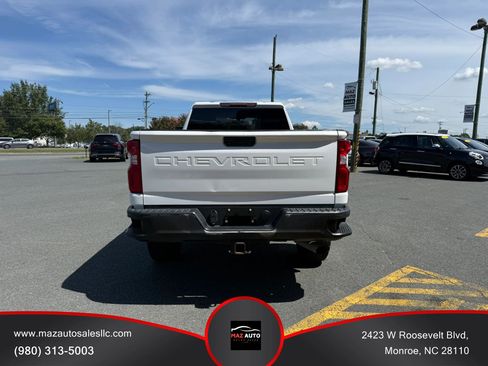 Used 2020 Chevrolet Silverado 2500 Custom w/ Custom Value Package RWD image 5