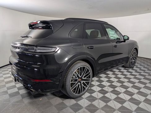 New 2026 Porsche Cayenne GTS image 7