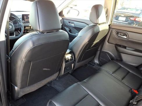 Used 2023 Nissan Rogue SL image 12