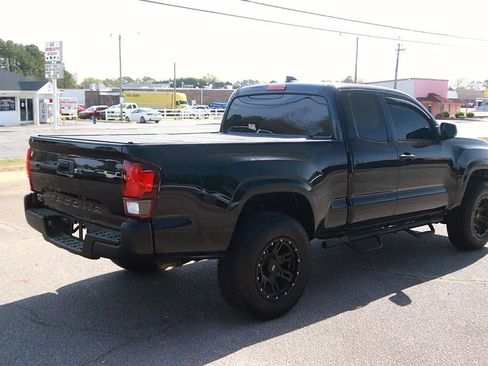 Used 2022 Toyota Tacoma SR RWD image 7