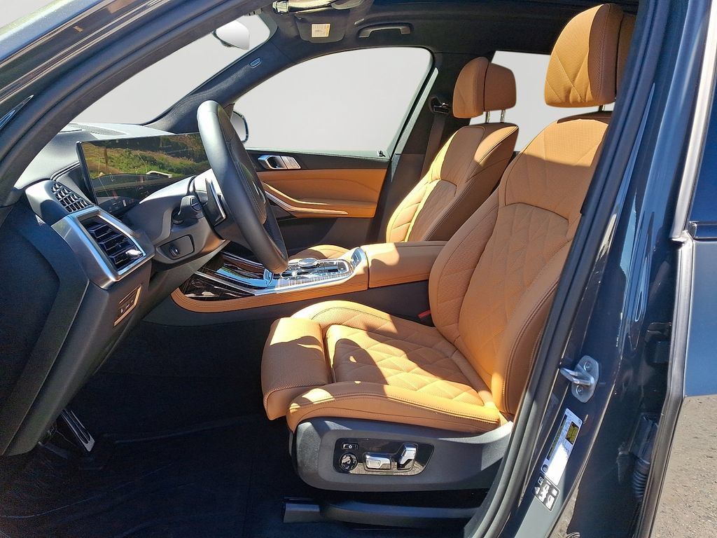 Used 2026 BMW X7 xDrive40i w/ M Sport Package AWD/4WD image 15