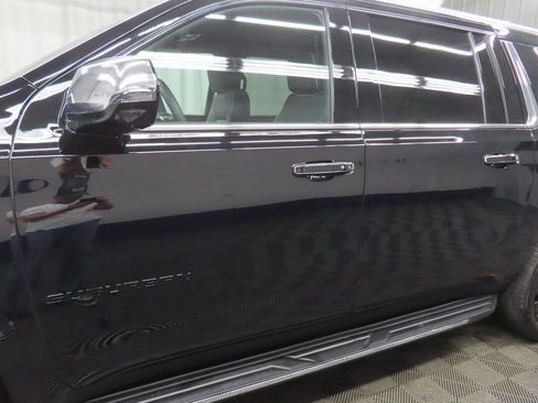 Used 2025 Chevrolet Suburban Premier image 48