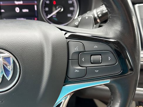 Used 2022 Buick Enclave Essence w/ Experience Buick Package FWD image 23