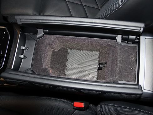 Used 2023 BMW 760i xDrive image 60