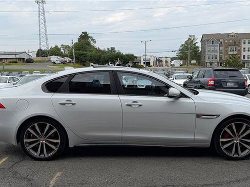Used 2016 Jaguar XF S RWD image 15