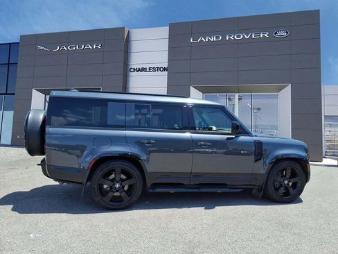 Certified 2025 Land Rover Defender 130 X-Dynamic SE AWD/4WD image 6