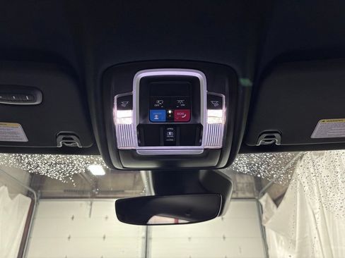 Used 2025 RAM 1500 Laramie AWD/4WD image 36