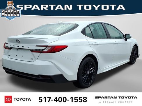 Used 2025 Toyota Camry SE image 7