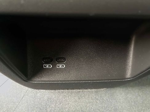 Used 2024 Honda Prologue EX image 17