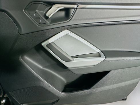 Used 2025 Audi Q3 2.0T Premium w/ Convenience Package image 23