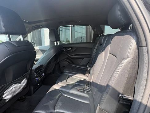 Used 2018 Audi Q7 3.0T Premium Plus w/ Premium Plus Package AWD/4WD image 9