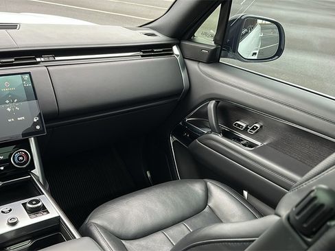 Certified 2023 Land Rover Range Rover SE image 22