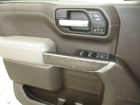 Used 2020 Chevrolet Silverado 1500 LTZ w/ LTZ Convenience Package AWD/4WD image 16