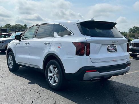 New 2025 Kia Sorento LX image 8