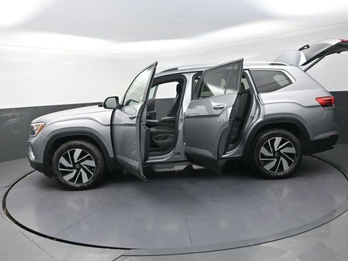 New 2026 Volkswagen Atlas SEL AWD/4WD image 32
