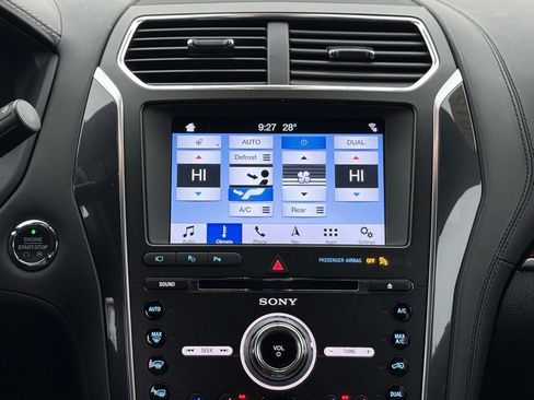 Used 2018 Ford Explorer Platinum image 23