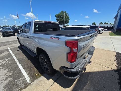 Used 2022 Chevrolet Silverado 1500 LT Trail Boss w/ Convenience Package II AWD/4WD image 4