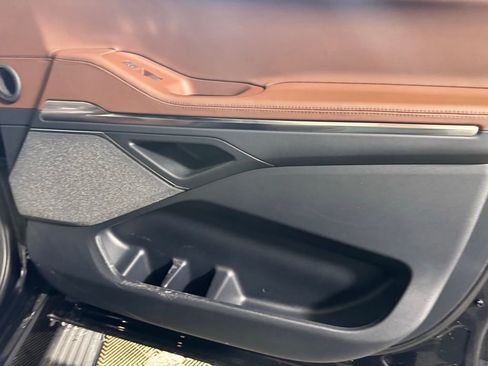 New 2025 Lincoln Navigator L Reserve AWD/4WD image 8