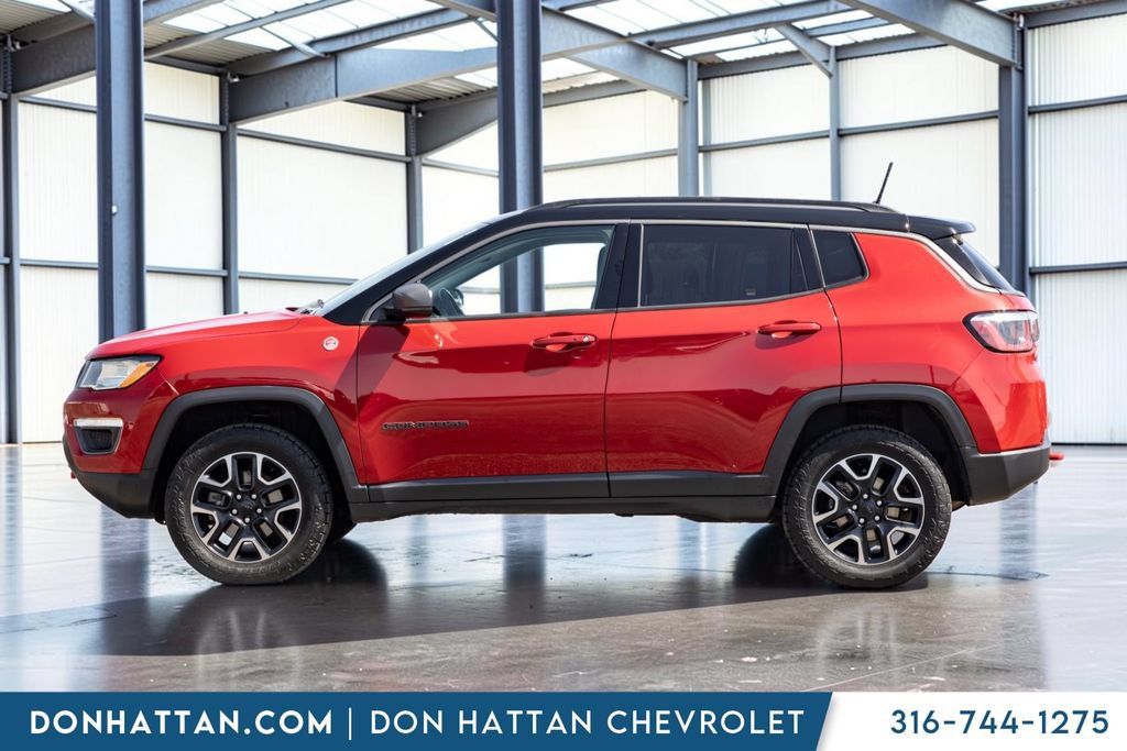 Used 2018 Jeep Compass Trailhawk w/ Cold Weather Group AWD/4WD image 3