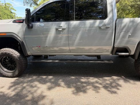 Used 2025 GMC Sierra 2500 AT4 w/ AT4 Premium Plus Package AWD/4WD image 9